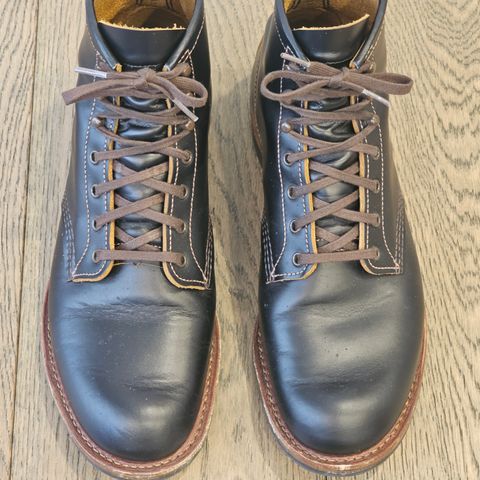 View photo of Red Wing Beckman Flatbox in S.B. Foot Black Klondike