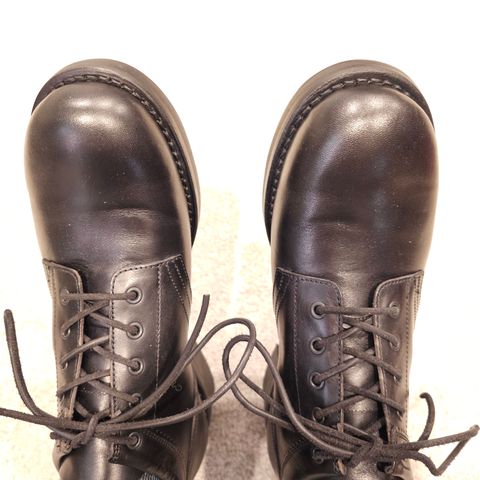 View photo of Rolling Dub Trio Coupen in Maryam Black Horsehide