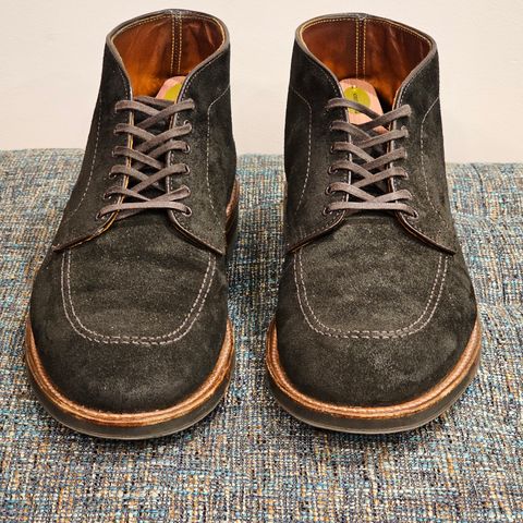 Alden Indy Chukka in Horween Earth Chamois Roughout