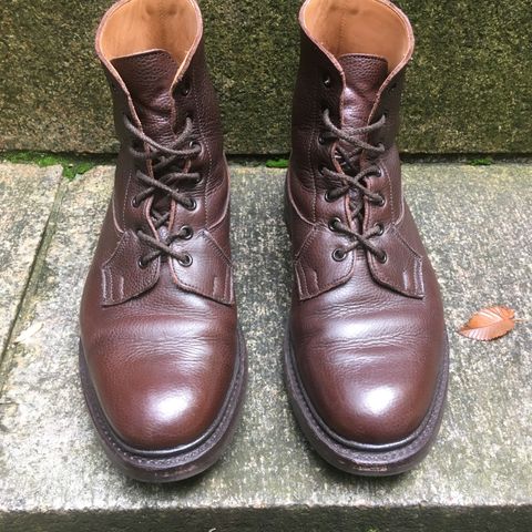 Tricker's Burford Plain Derby Boot in Dark Brown Olivia Scotch Grain