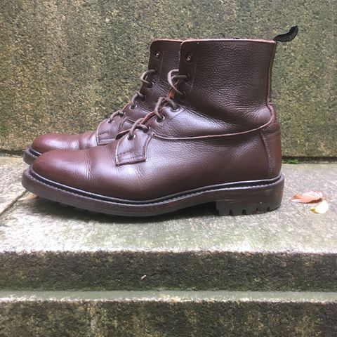 Tricker's Burford Plain Derby Boot in Dark Brown Olivia Scotch Grain