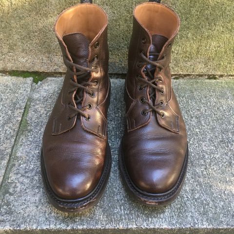 Tricker's Burford Plain Derby Boot in Dark Brown Olivia Scotch Grain
