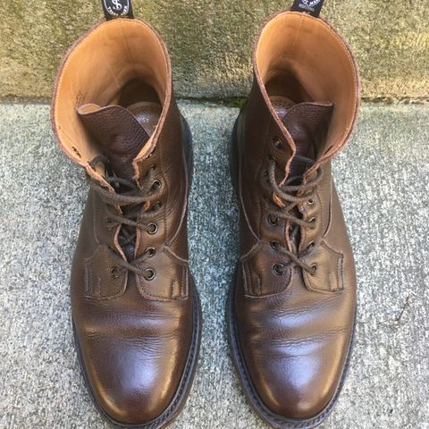 Tricker's Burford Plain Derby Boot in Dark Brown Olivia Scotch Grain