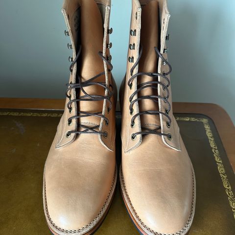 Onderhoud SVC02 Packer Boot in Horween Natural Essex