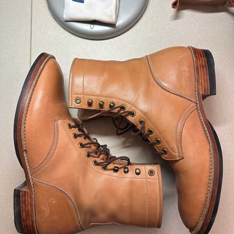 Onderhoud SVC02 Packer Boot in Horween Natural Essex