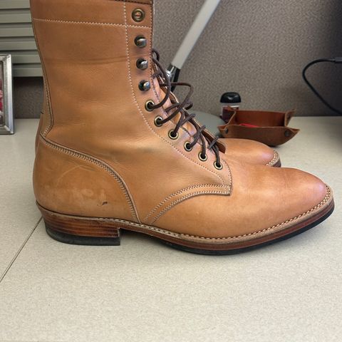 Onderhoud SVC02 Packer Boot in Horween Natural Essex