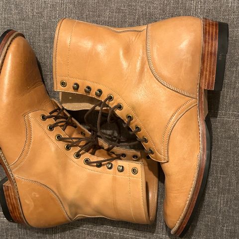 Onderhoud SVC02 Packer Boot in Horween Natural Essex