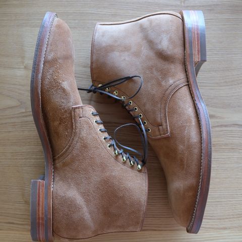 Search result thumbnail of Viberg Derby Boot in C.F. Stead Anise Calf Suede