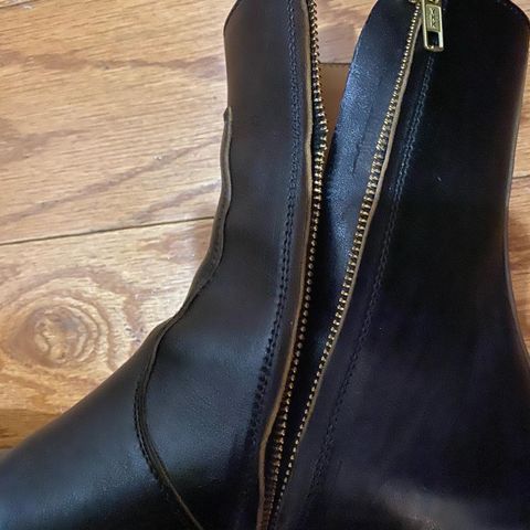 Renav Unlisted Model in Shinki Black Oiled Horsebutt