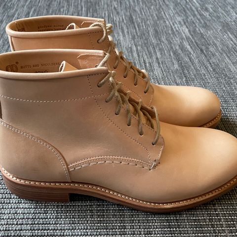 Butts and Shoulders The Classic Boots in Natural Leather