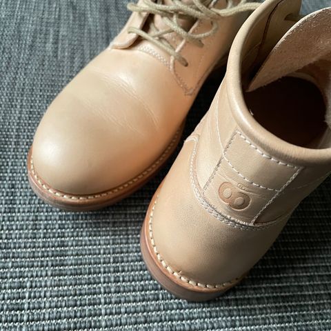 Butts and Shoulders The Classic Boots in Natural Leather