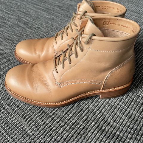 Butts and Shoulders The Classic Boots in Natural Leather