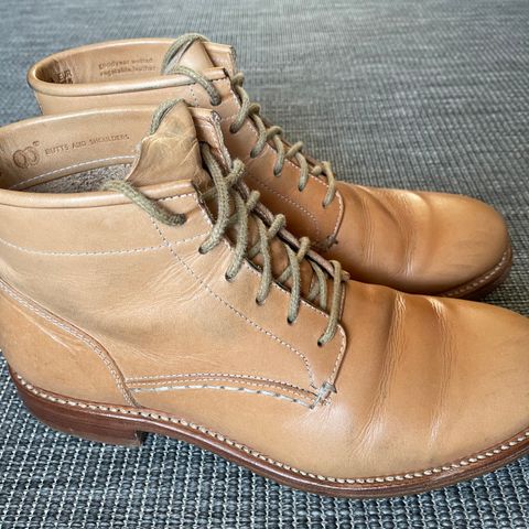 Butts and Shoulders The Classic Boots in Natural Leather