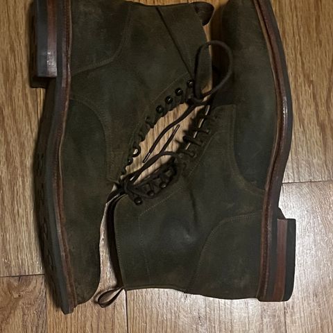 Meermin Service Boot in C.F. Stead Leaf Green Waxy Commander Suede