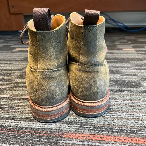 Meermin Service Boot in C.F. Stead Leaf Green Waxy Commander Suede