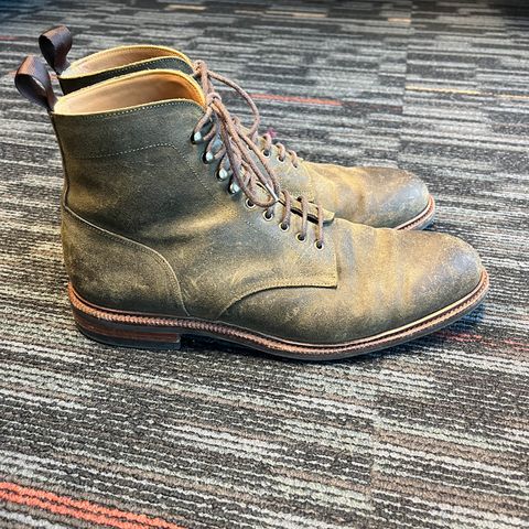 Meermin Service Boot in C.F. Stead Leaf Green Waxy Commander Suede