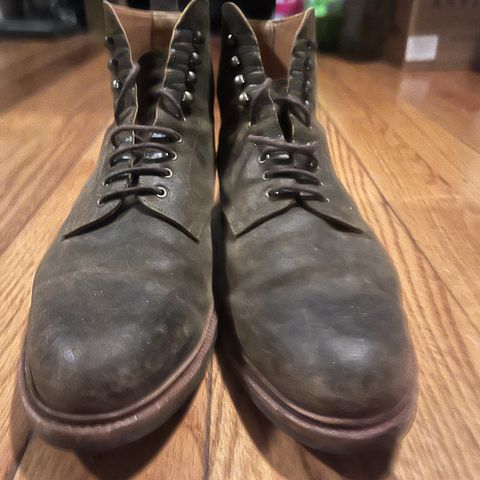Meermin Service Boot in C.F. Stead Leaf Green Waxy Commander Suede