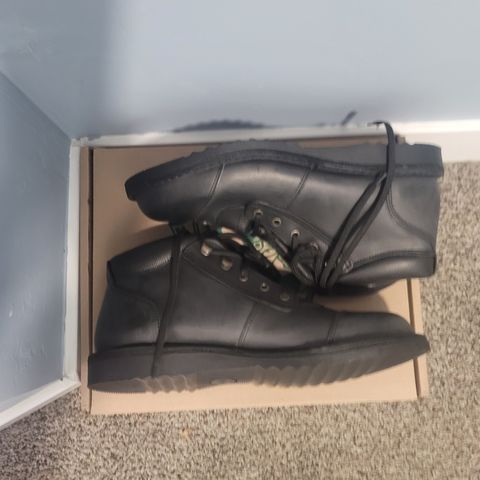 Jim Green African Ranger in Black Full Grain