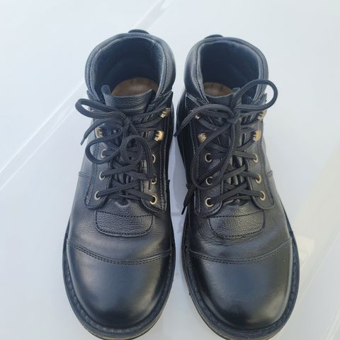 Jim Green African Ranger in Black Full Grain