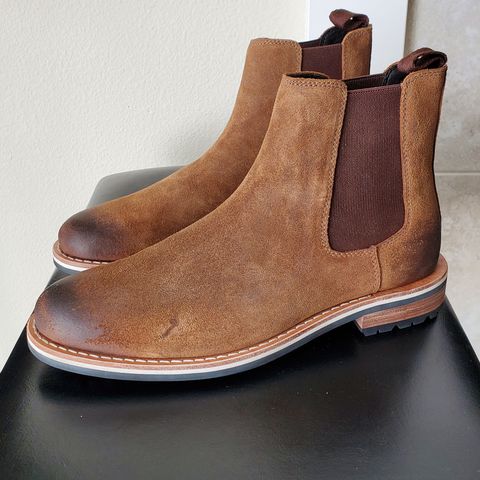 HELM The Finn in Sienna Rusan Waxed Suede