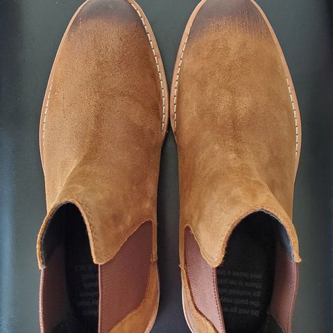 HELM The Finn in Sienna Rusan Waxed Suede