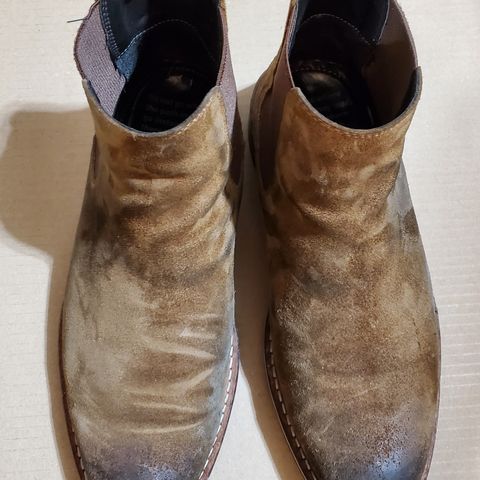 HELM The Finn in Sienna Rusan Waxed Suede
