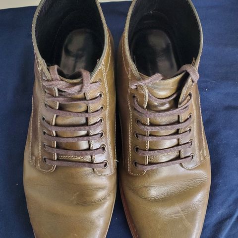 View photo of HELM Boots The Zind in Krumenauer Olive