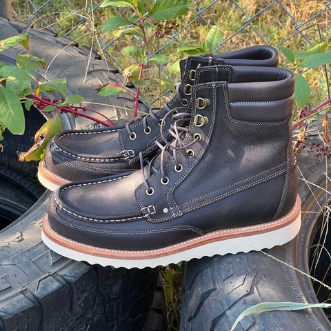 Grant Stone Field Boot in C.F. Stead Earth Waxy Commander Suede