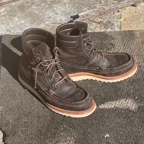 Grant Stone Field Boot in C.F. Stead Earth Waxy Commander Suede