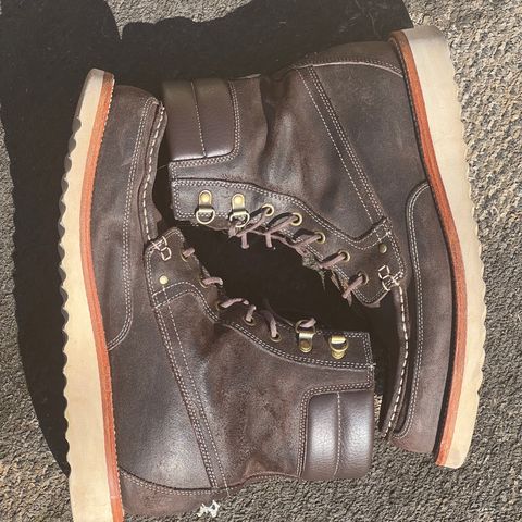 Grant Stone Field Boot in C.F. Stead Earth Waxy Commander Suede