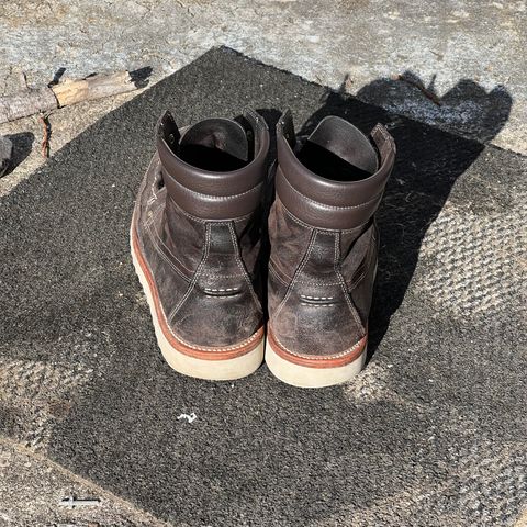 Grant Stone Field Boot in C.F. Stead Earth Waxy Commander Suede