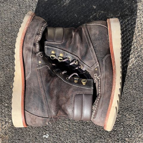 Grant Stone Field Boot in C.F. Stead Earth Waxy Commander Suede