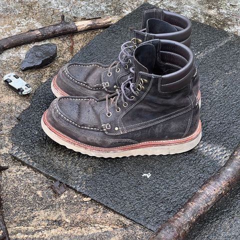 Grant Stone Field Boot in C.F. Stead Earth Waxy Commander Suede