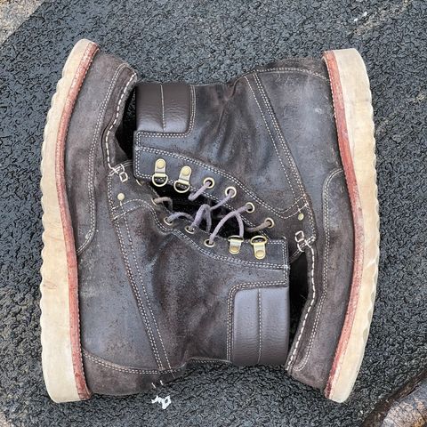 Grant Stone Field Boot in C.F. Stead Earth Waxy Commander Suede