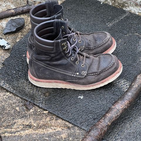 Grant Stone Field Boot in C.F. Stead Earth Waxy Commander Suede