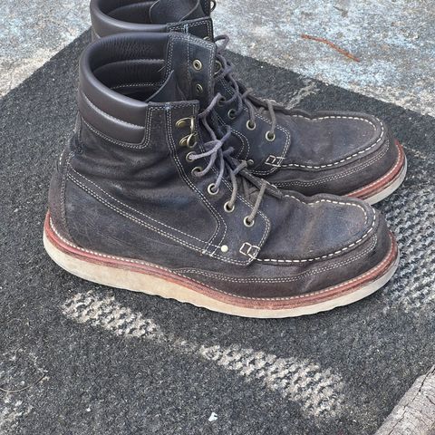 Grant Stone Field Boot in C.F. Stead Earth Waxy Commander Suede