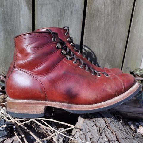 Unmarked Archie Boots in La Señora Red Horse Glazed Pull-up