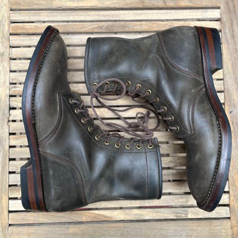 Onderhoud SVC02 Packer Boot in Maryam Waxed Salvia Horsebutt