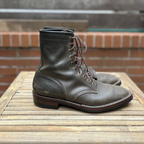 Onderhoud SVC02 Packer Boot in Maryam Waxed Salvia Horsebutt