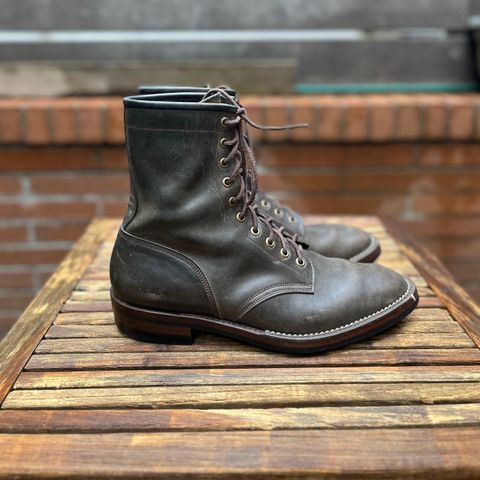 Onderhoud SVC02 Packer Boot in Maryam Waxed Salvia Horsebutt