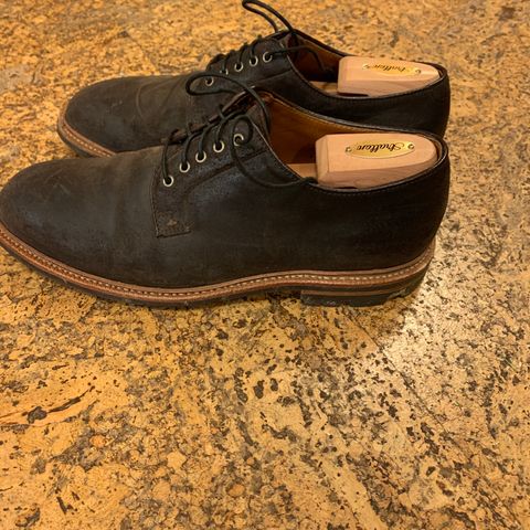 Grant Stone Plain Toe Blucher in C.F. Stead Earth Waxy Commander Suede