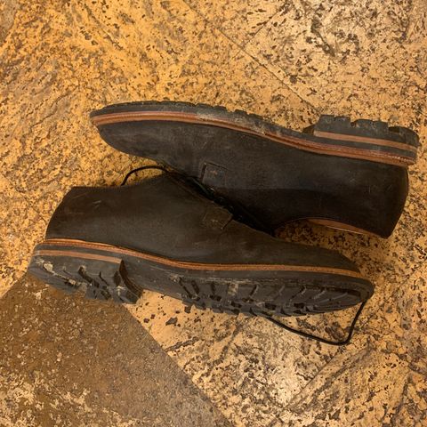 Grant Stone Plain Toe Blucher in C.F. Stead Earth Waxy Commander Suede