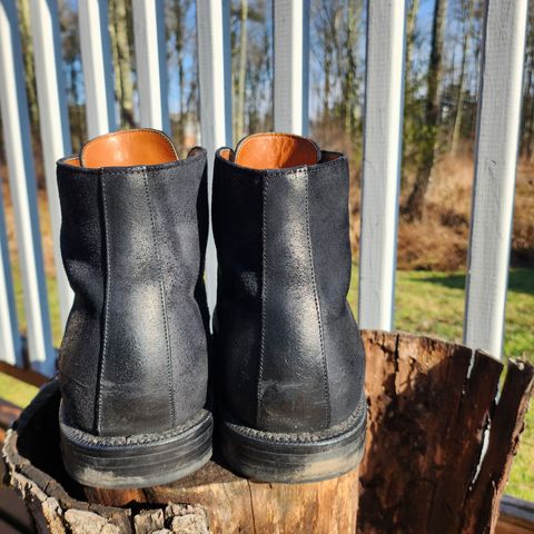 Grant Stone Edward Boot in C.F. Stead Black Waxy Commander Suede