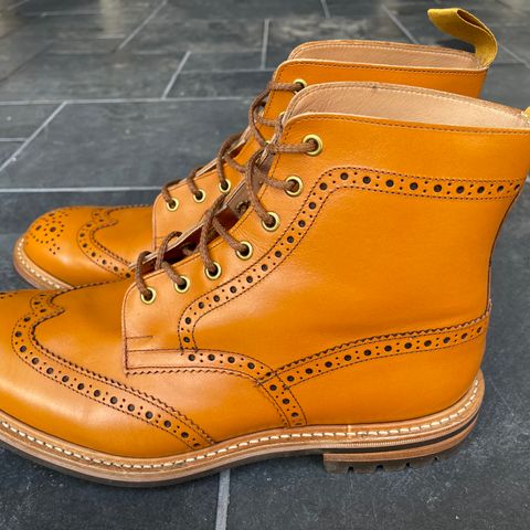 Tricker's Stow Country Boot in Acorn Antique