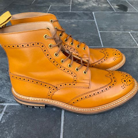 Tricker's Stow Country Boot in Acorn Antique