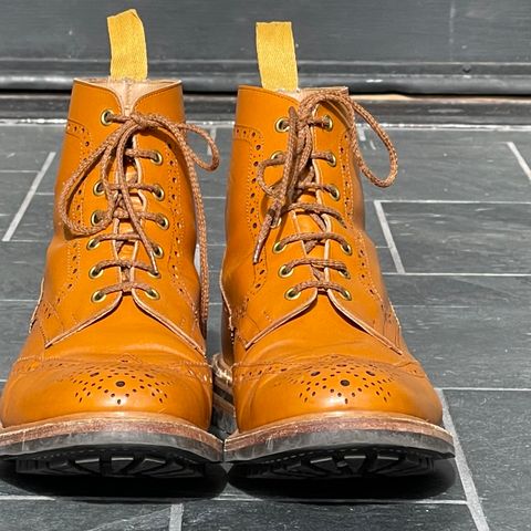 Tricker's Stow Country Boot in Acorn Antique
