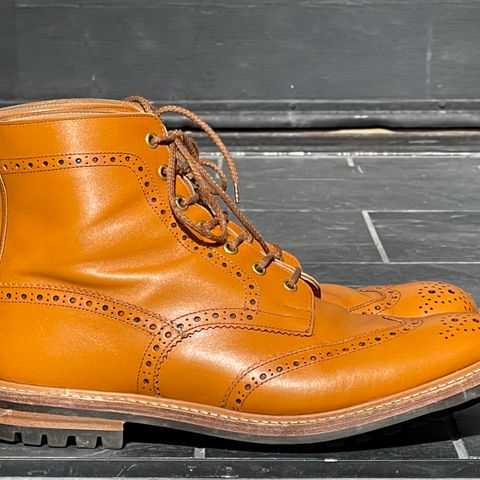 Tricker's Stow Country Boot in Acorn Antique