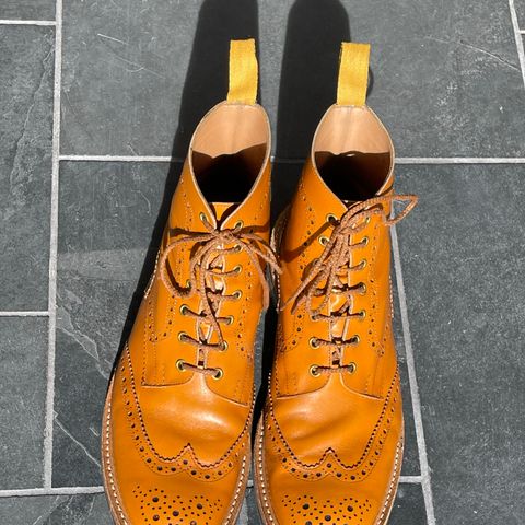 Tricker's Stow Country Boot in Acorn Antique