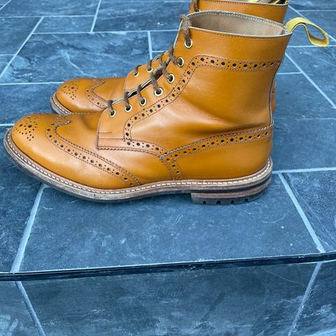 Tricker's Stow Country Boot in Acorn Antique