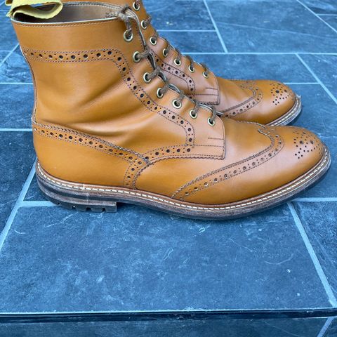 Tricker's Stow Country Boot in Acorn Antique